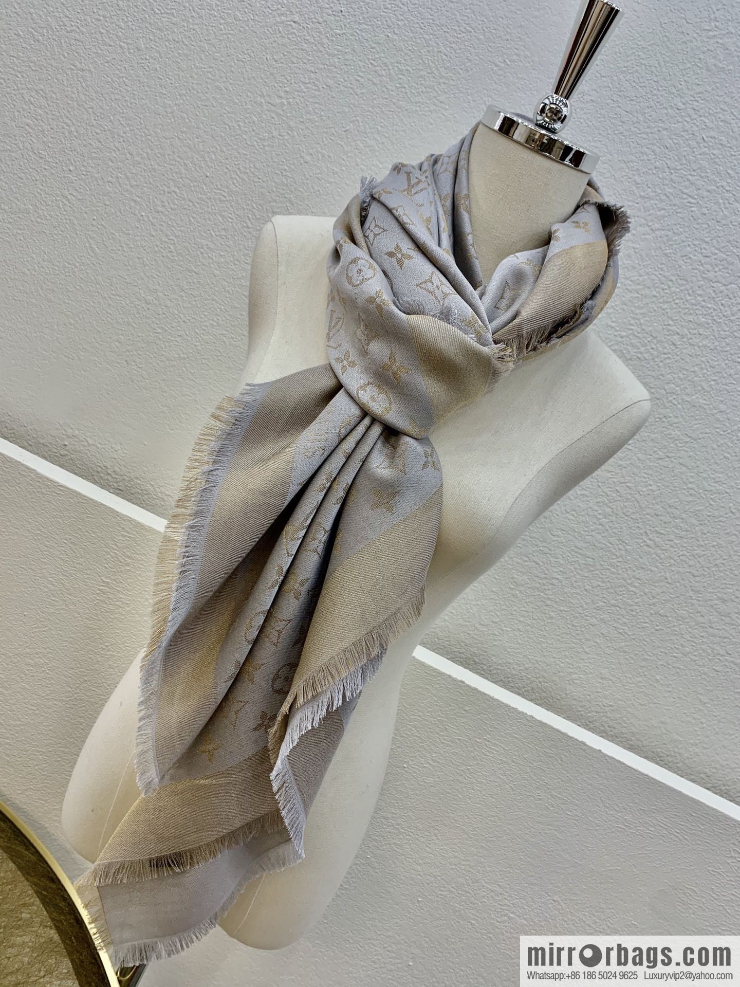 LV Louis Vuitton Shine Monogram Dyed Yarn Wire Blended Shawl M75122 M70805 M75120 M75121 M75123