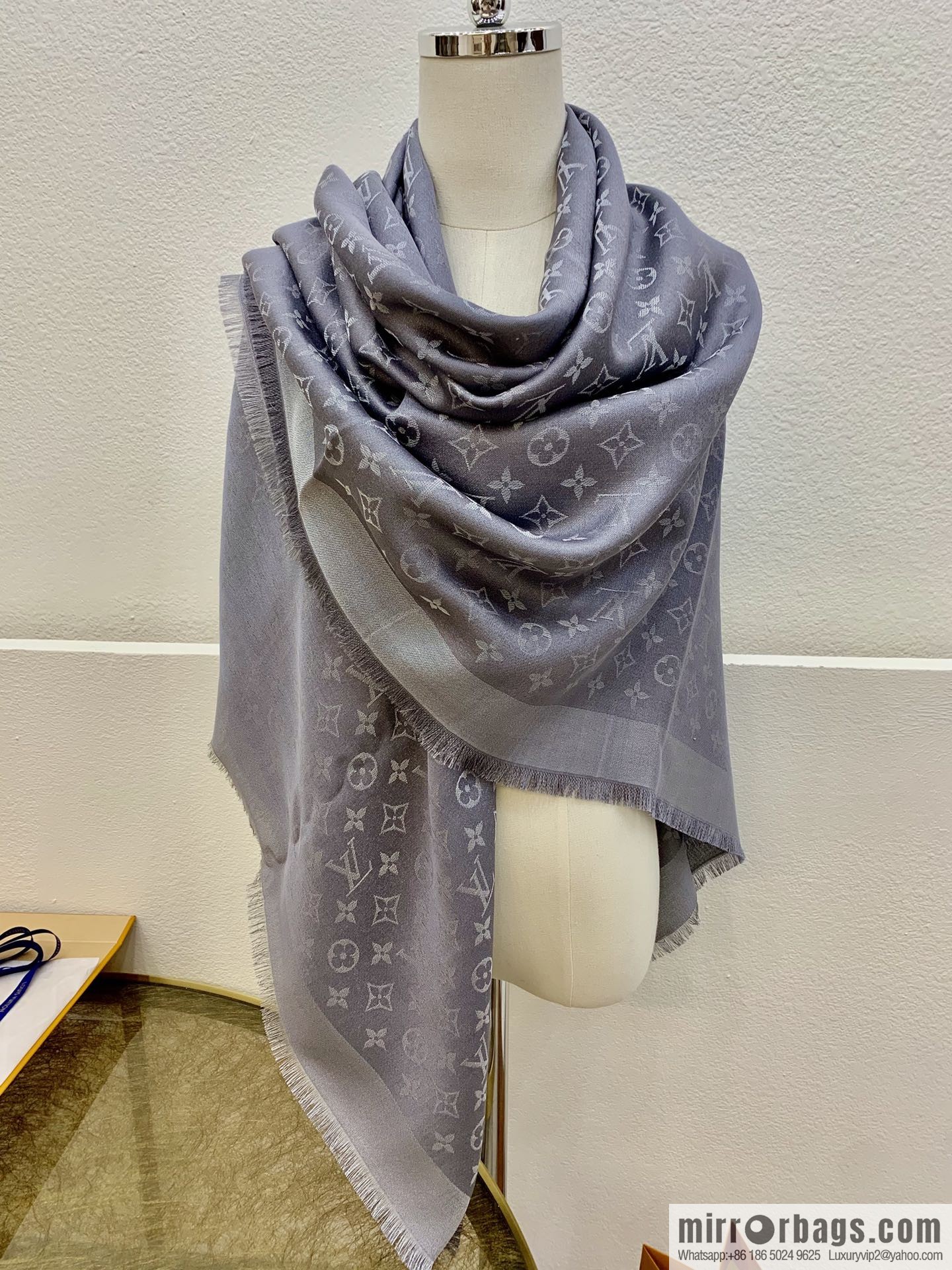LV Louis Vuitton Shine Monogram Dyed Yarn Wire Blended Shawl M75122 M70805 M75120 M75121 M75123
