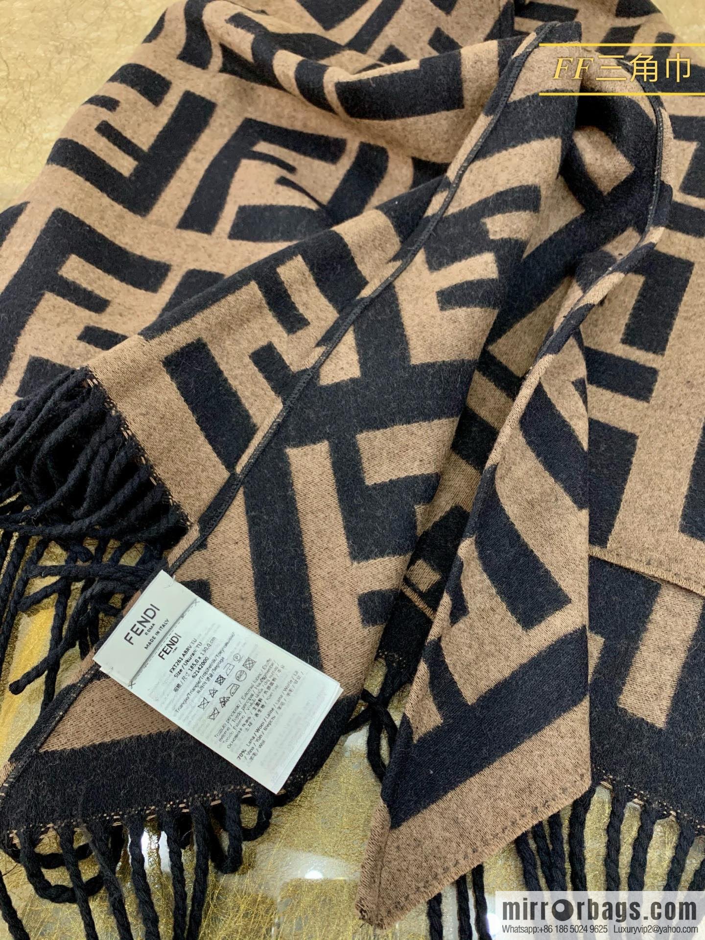 FENDI 2020 new triangular double-sided presbyopia shawl FXT261A8RVF0QE1