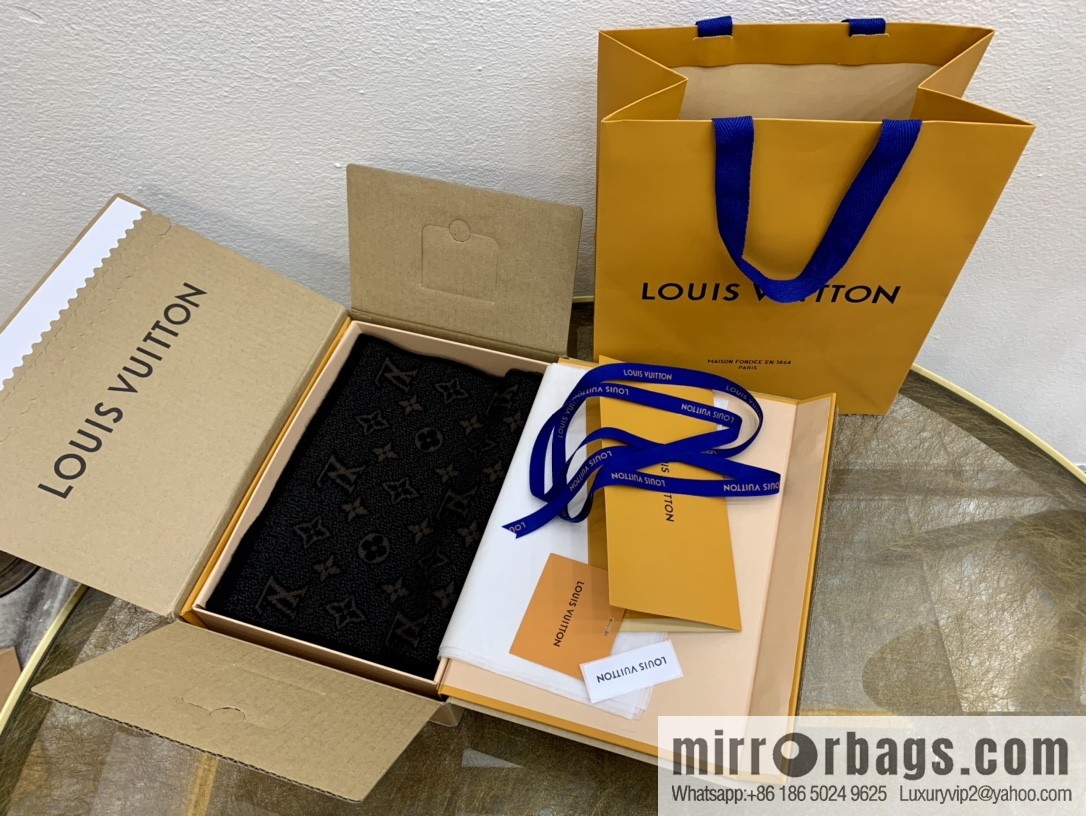 LV Louis Vuitton 100% wool Monogram Eclipse men's scarf