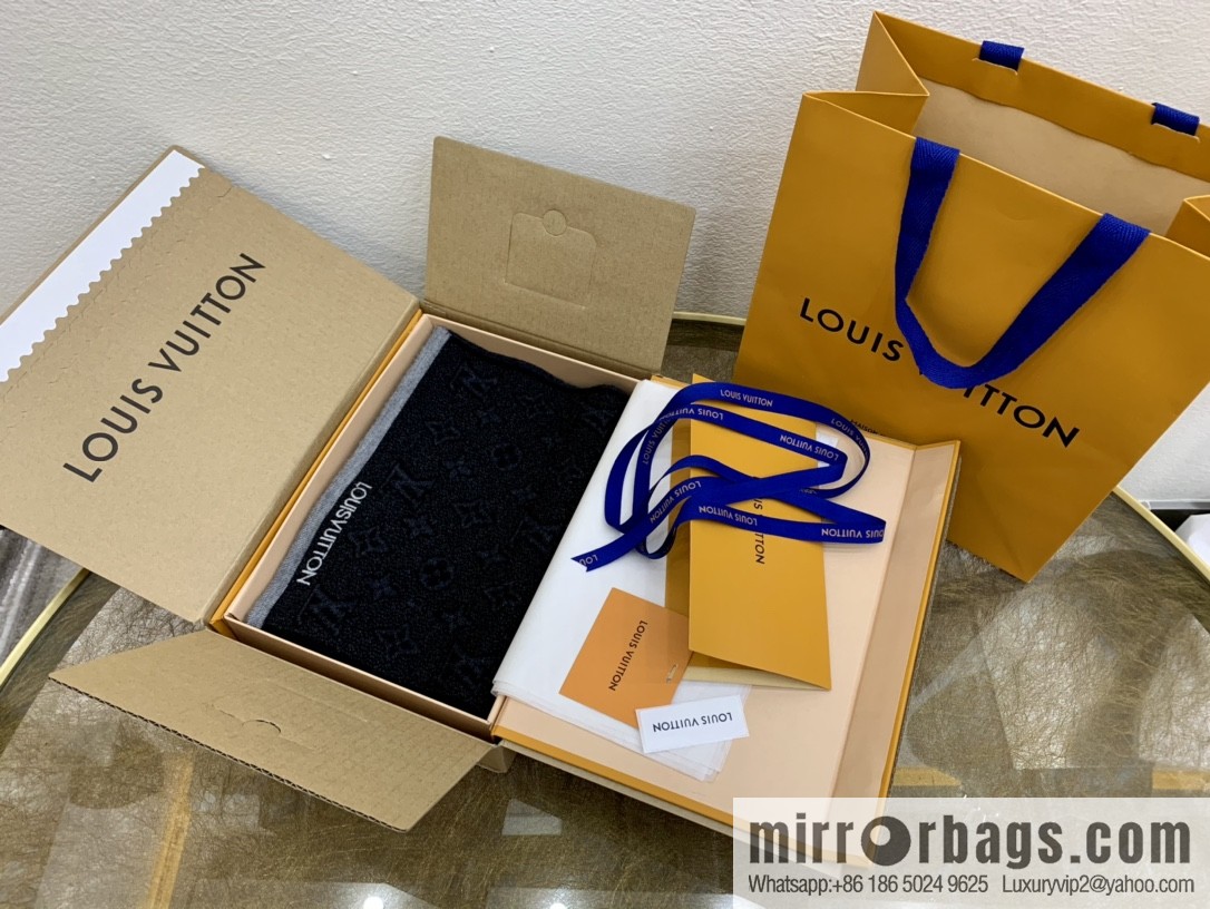 LV Louis Vuitton 100% wool Monogram Eclipse men's scarf