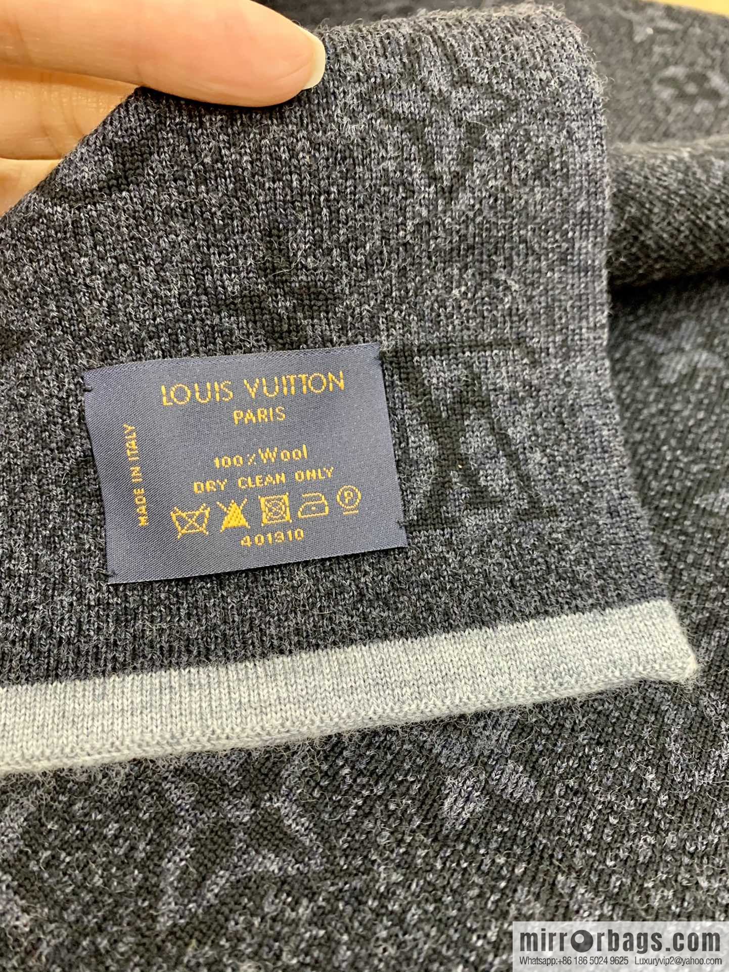 LV Louis Vuitton 100% wool Monogram Eclipse men's scarf
