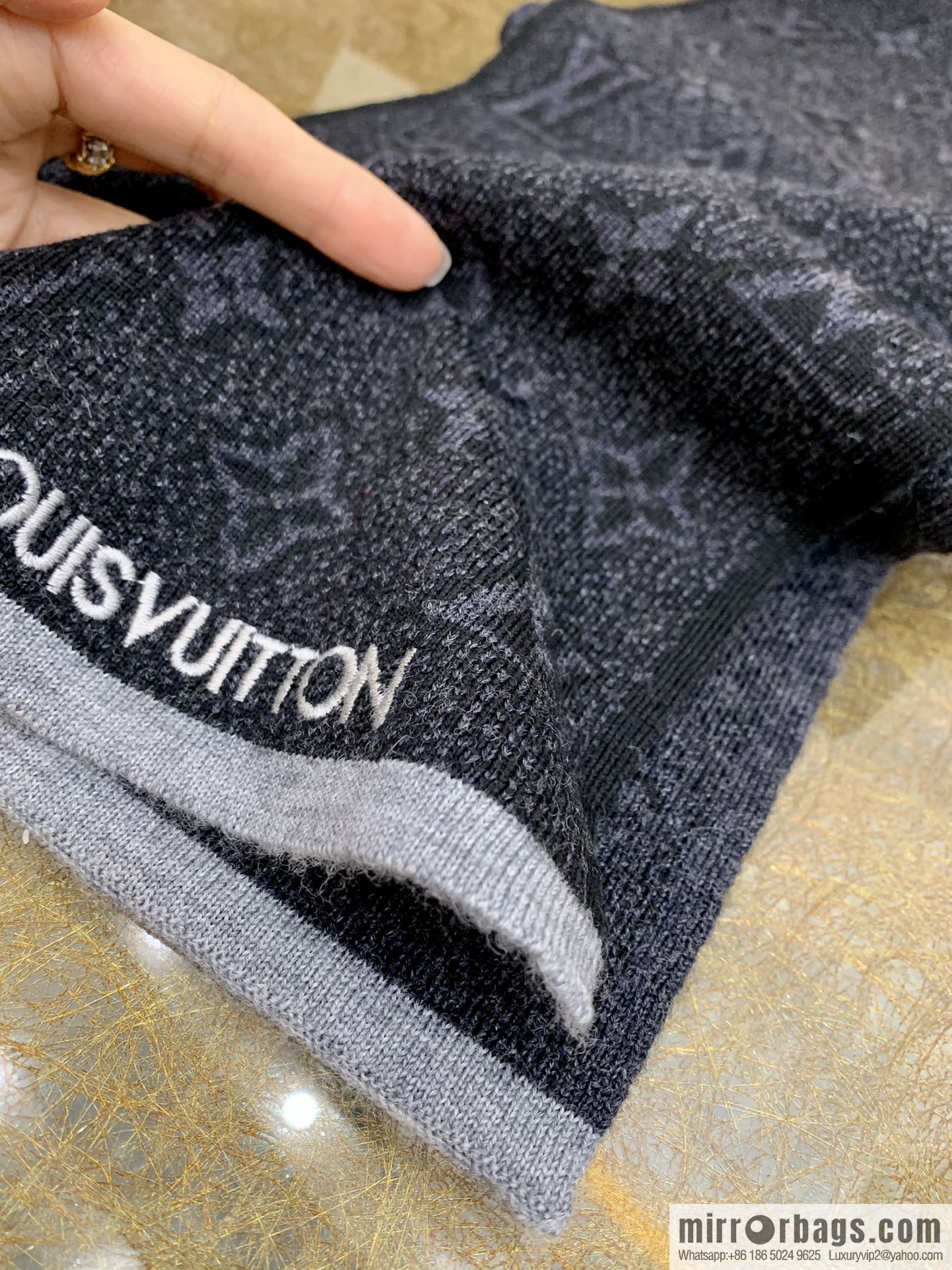 LV Louis Vuitton 100% wool Monogram Eclipse men's scarf