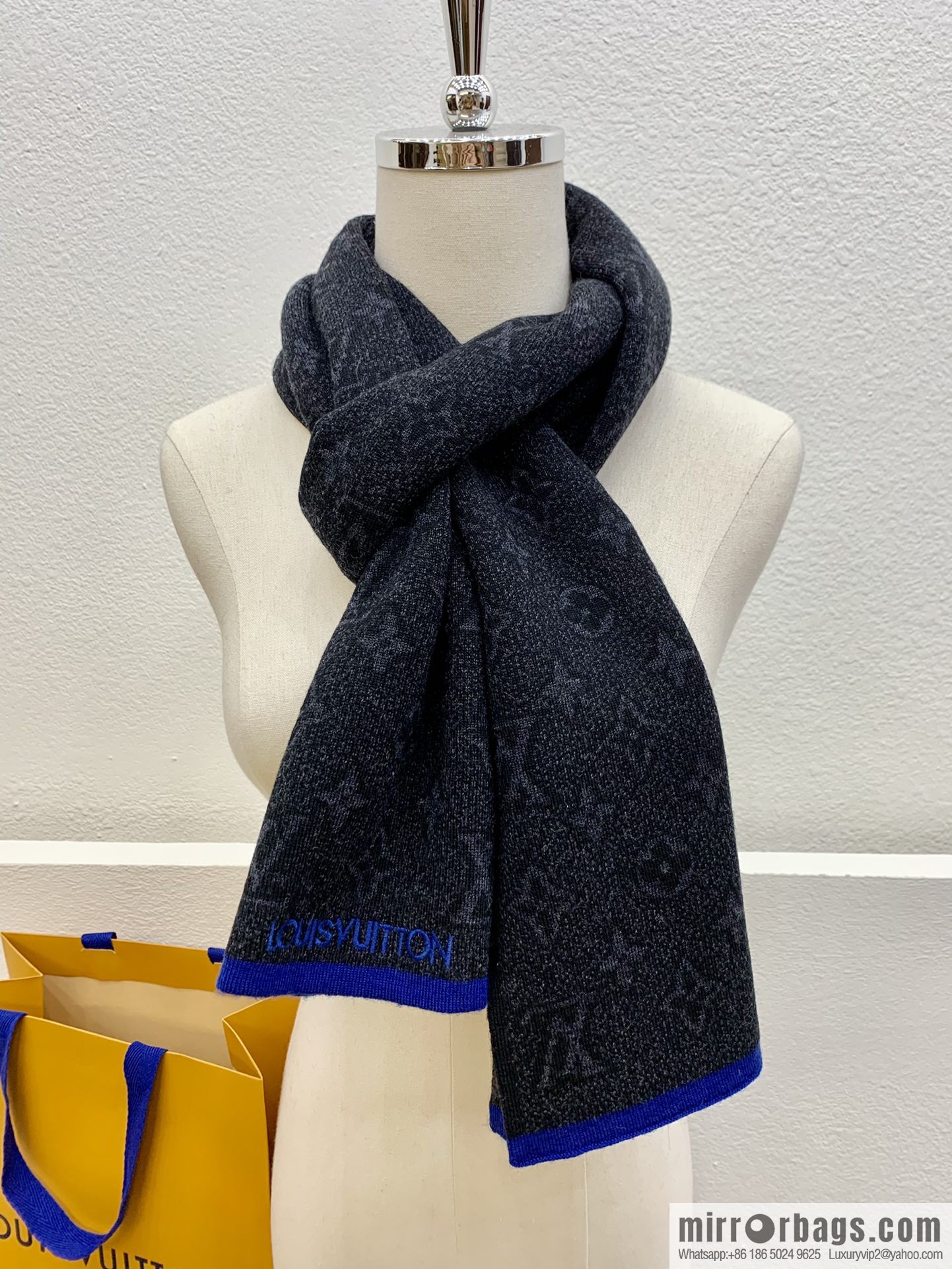 LV Louis Vuitton 100% wool Monogram Eclipse men's scarf