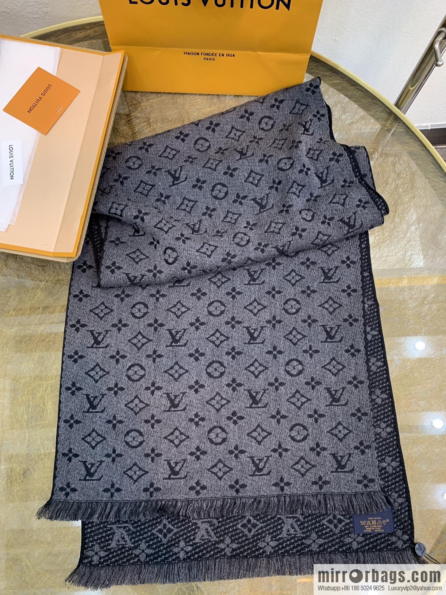 LV Louis Vuitton 100% wool men's wool scarf m78526