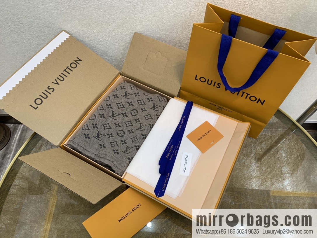 LV Louis Vuitton 100% wool men's wool scarf m78526
