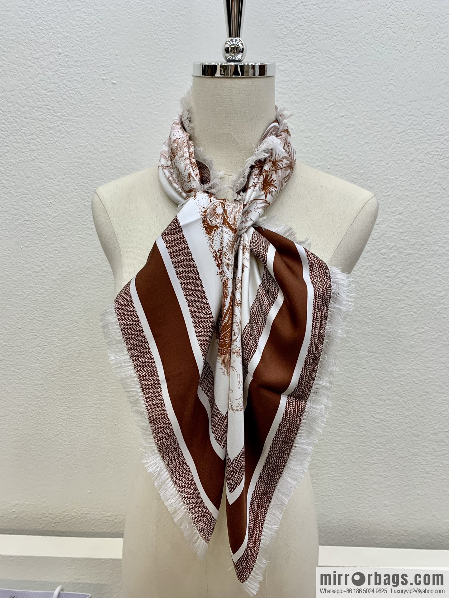 Dior 21 spring new silk square scarf