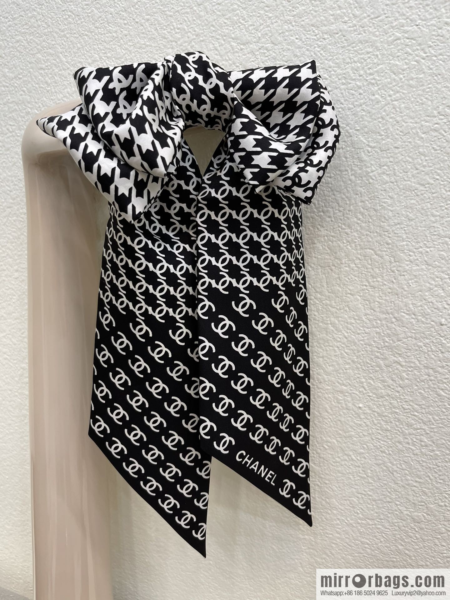Chanel 100% silk max-Twiily ribbon