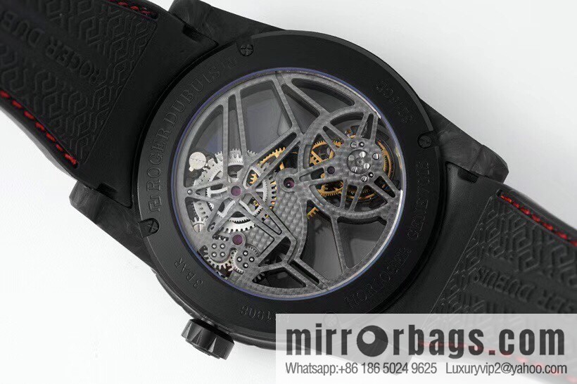 The new Roger Dubuis carbon fiber tourbillon is shocked! EXCALIBUR (King Series) DBEX0577 1. Exclusive custom Roger Dubuis RD.509SQ tourbillon manual core
