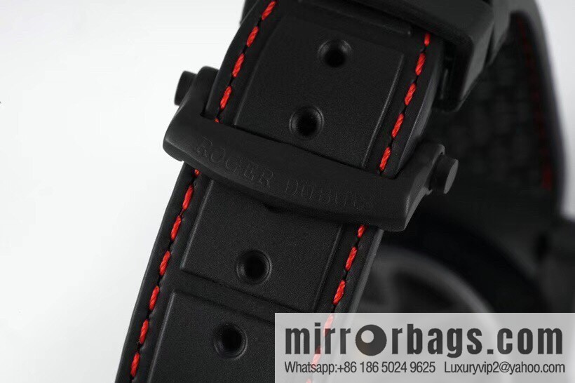 The new Roger Dubuis carbon fiber tourbillon is shocked! EXCALIBUR (King Series) DBEX0577 1. Exclusive custom Roger Dubuis RD.509SQ tourbillon manual core