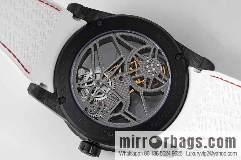 The new Roger Dubuis carbon fiber tourbillon is shocked! EXCALIBUR (King Series) DBEX0577 1. Exclusive custom Roger Dubuis RD.509SQ tourbillon manual core