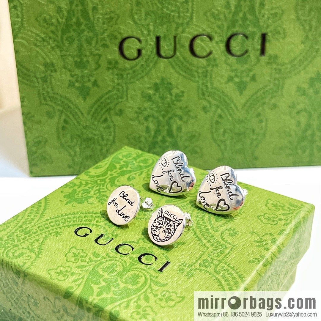 ☀New Gucci Gucci peach heart cat stud earrings