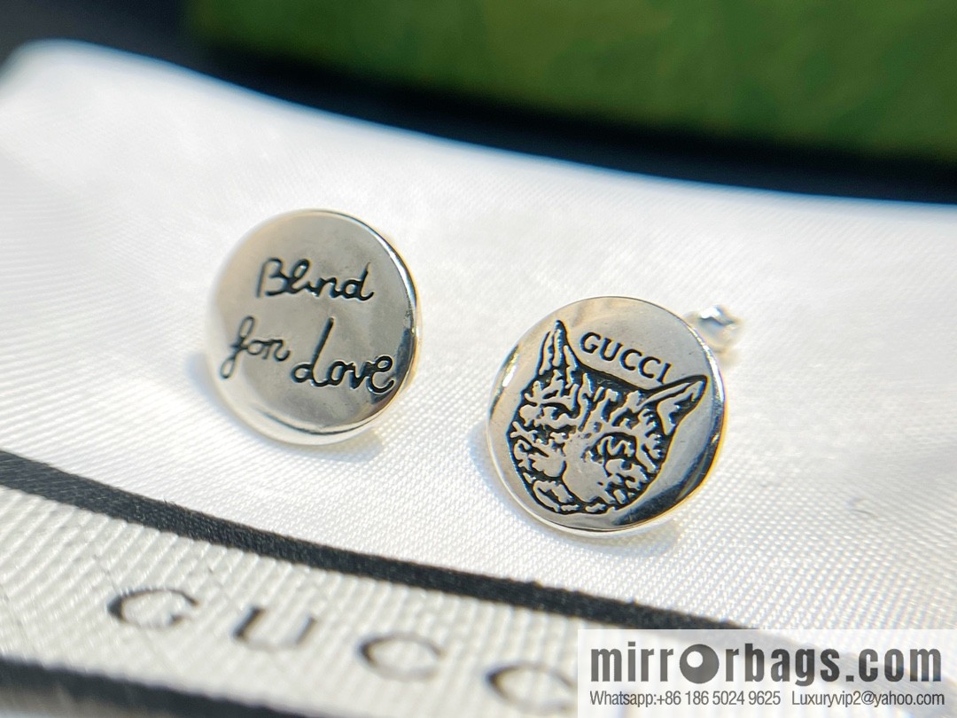 ☀New Gucci Gucci peach heart cat stud earrings
