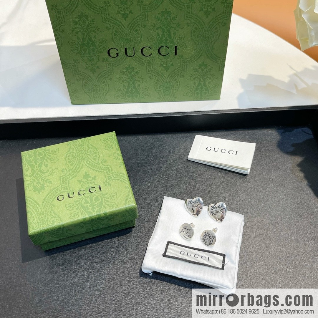 ☀New Gucci Gucci peach heart cat stud earrings