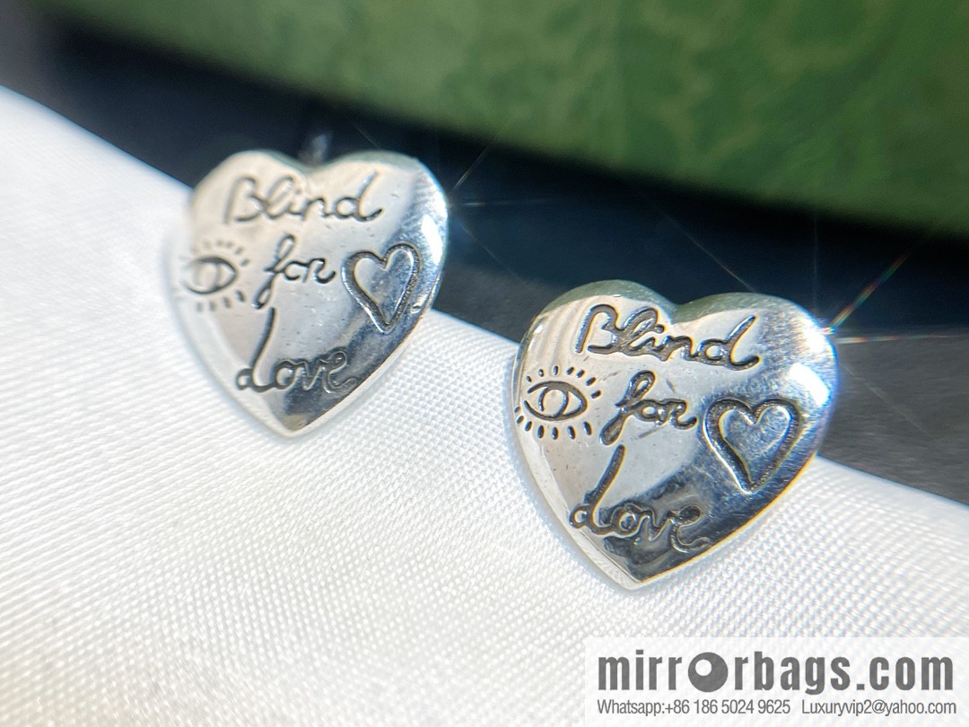 ☀New Gucci Gucci peach heart cat stud earrings