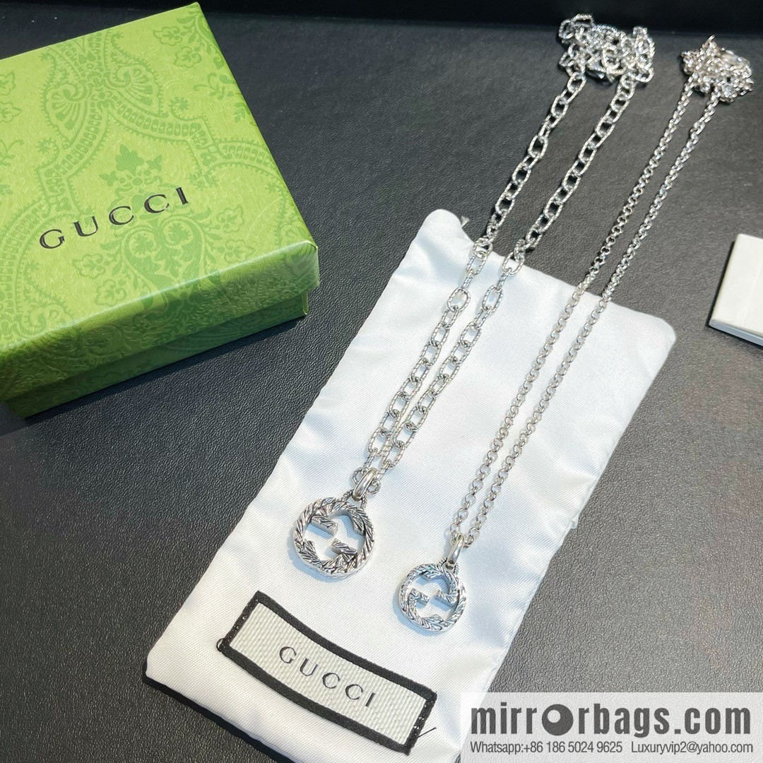 New Gucci Gucci interlocking double G necklace