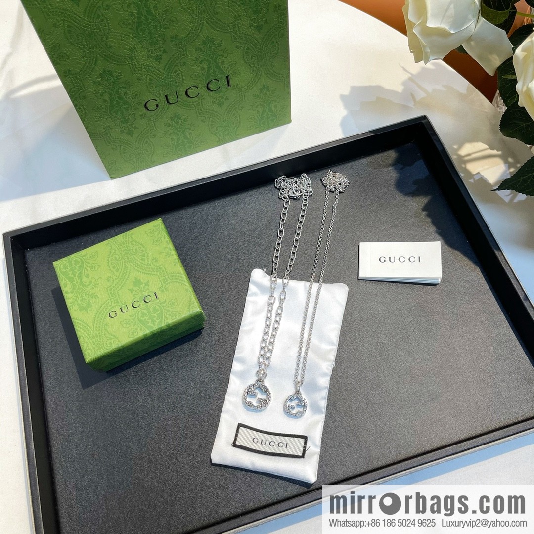 New Gucci Gucci interlocking double G necklace