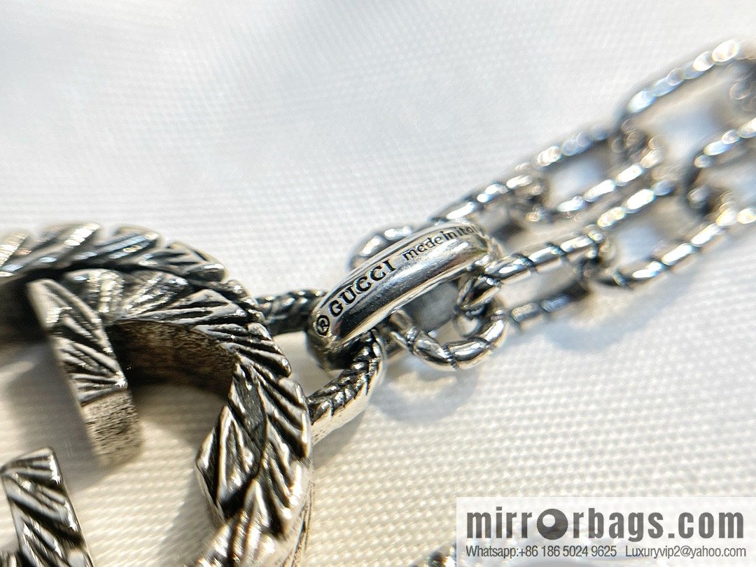 New Gucci Gucci interlocking double G necklace