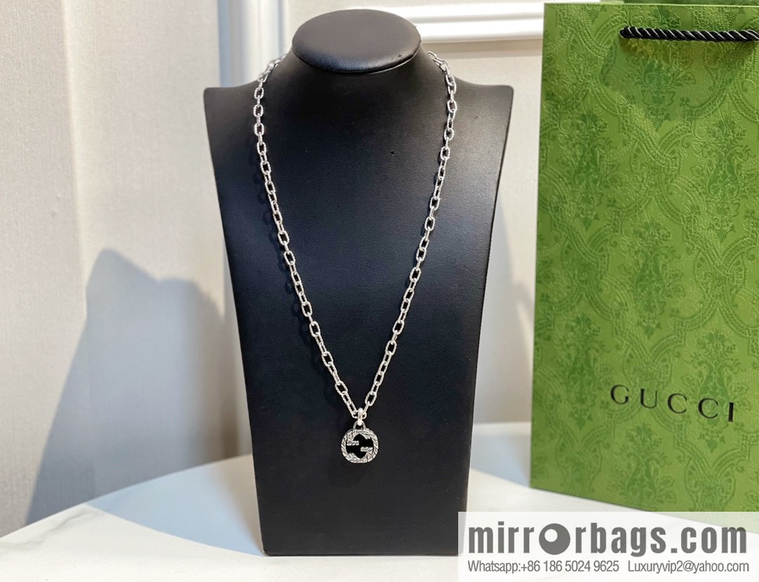 New Gucci Gucci interlocking double G necklace