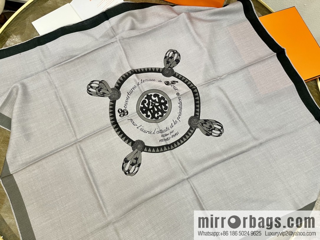 Hermes Hermès coat of arms pattern printing new solid color silk square scarf