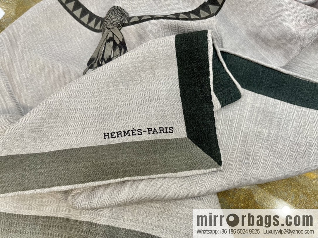 Hermes Hermès coat of arms pattern printing new solid color silk square scarf