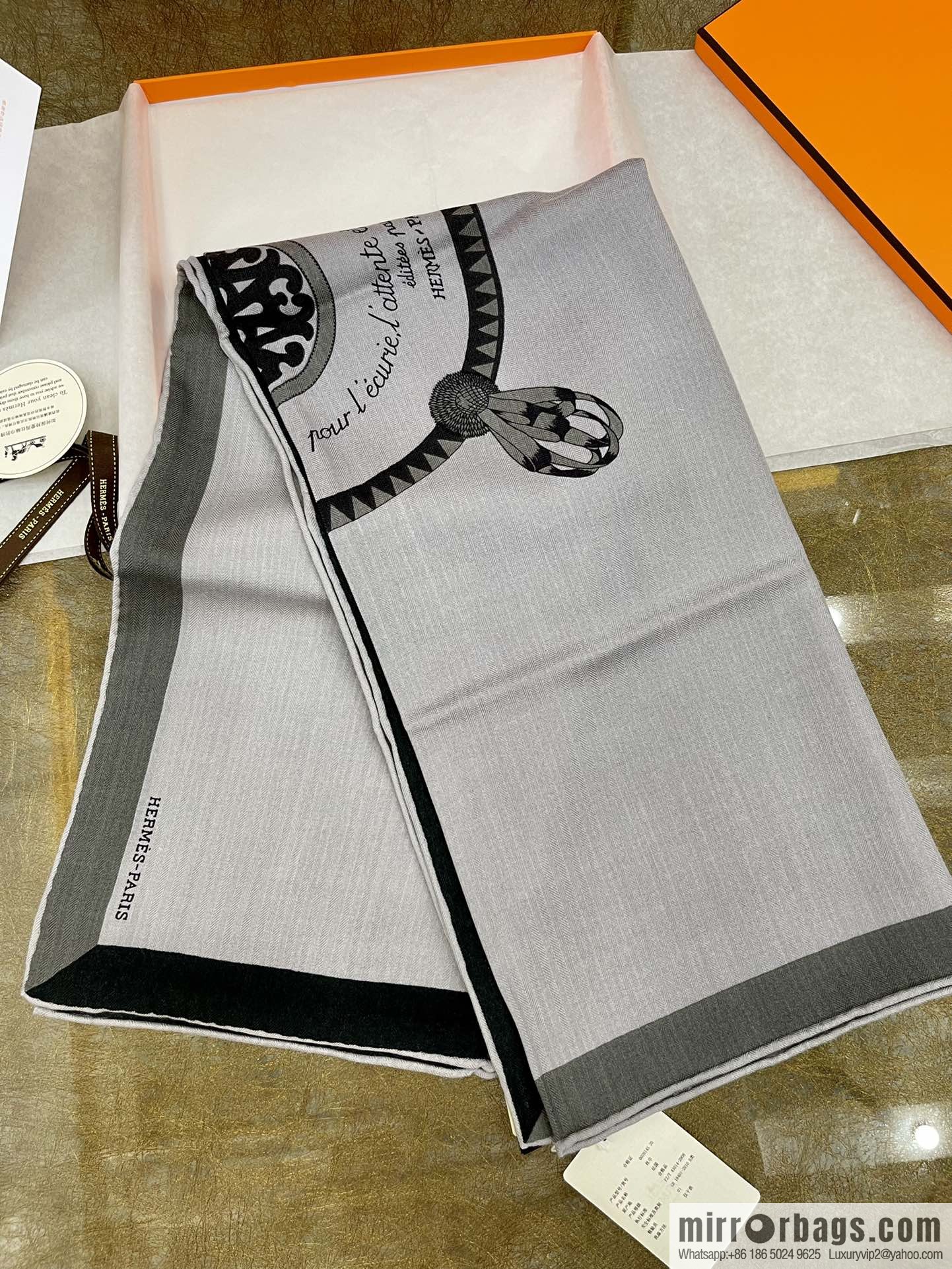 Hermes Hermès coat of arms pattern printing new solid color silk square scarf