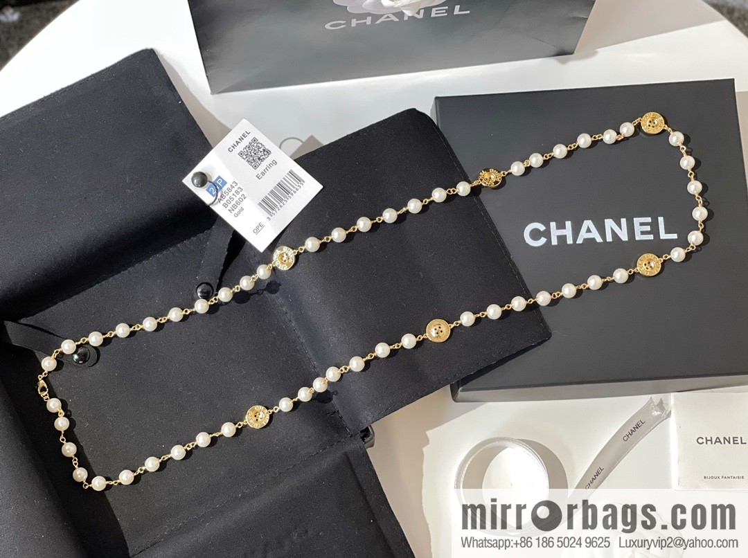 2021 new Chanel button pearl sweater chain necklace