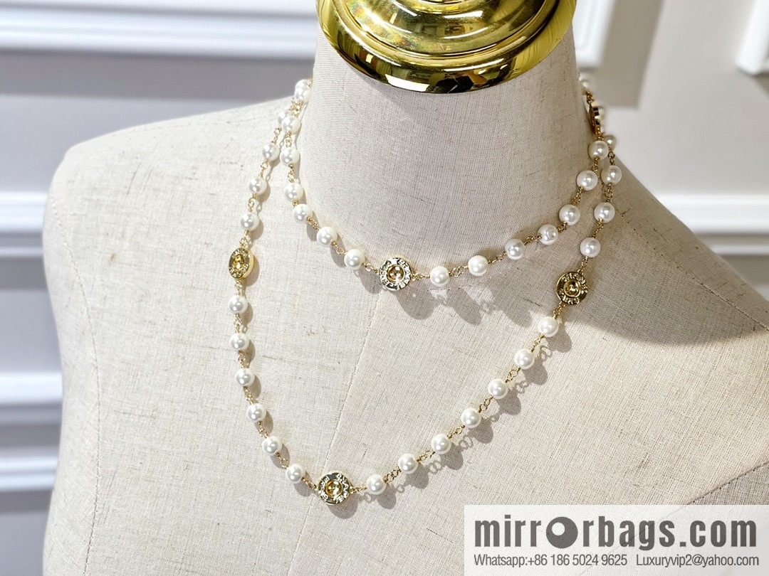 2021 new Chanel button pearl sweater chain necklace