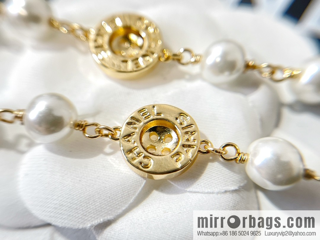 2021 new Chanel button pearl sweater chain necklace