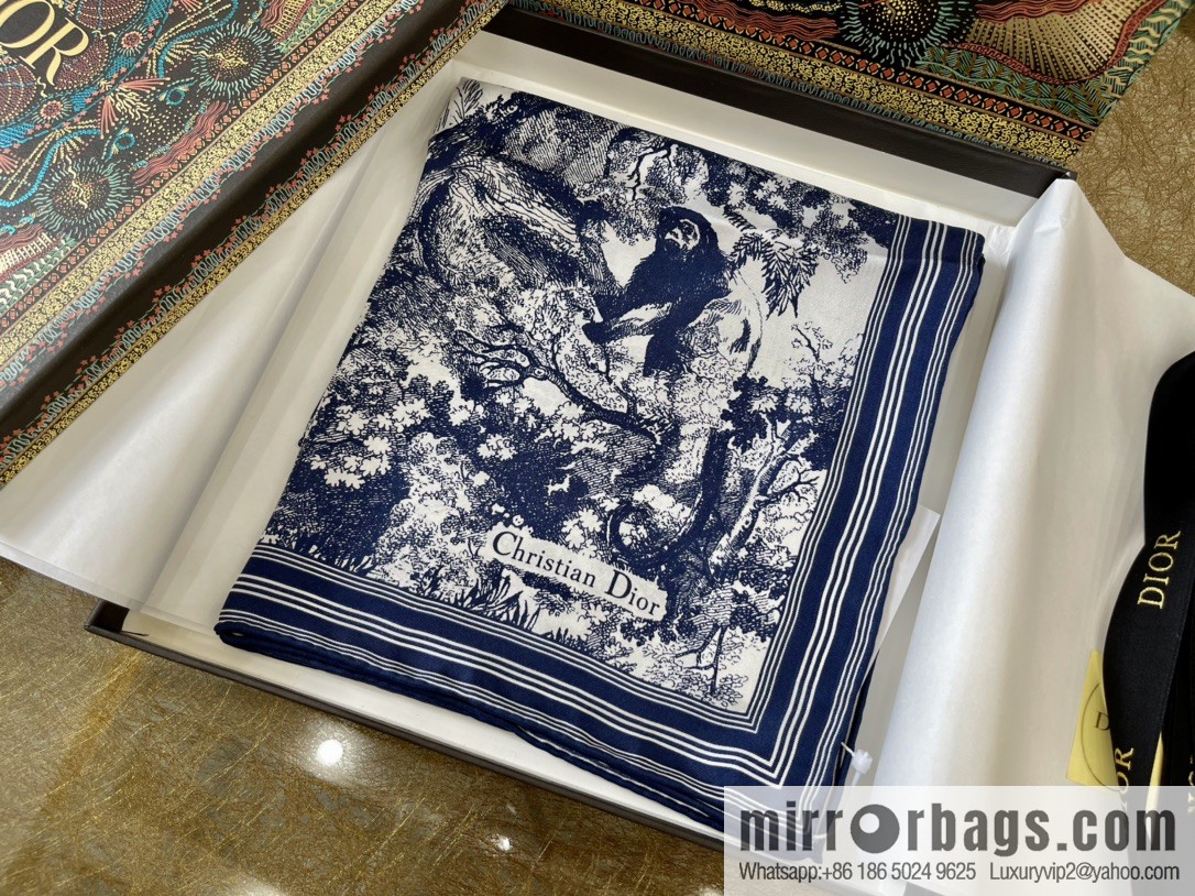Dior 100% silk scarf with pattern from the Dior Jungle Collection