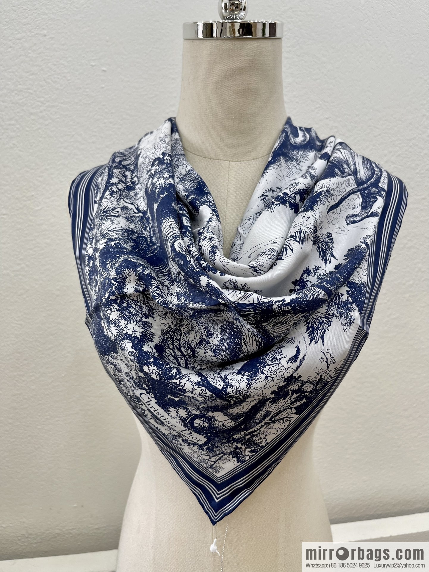 Dior 100% silk scarf with pattern from the Dior Jungle Collection