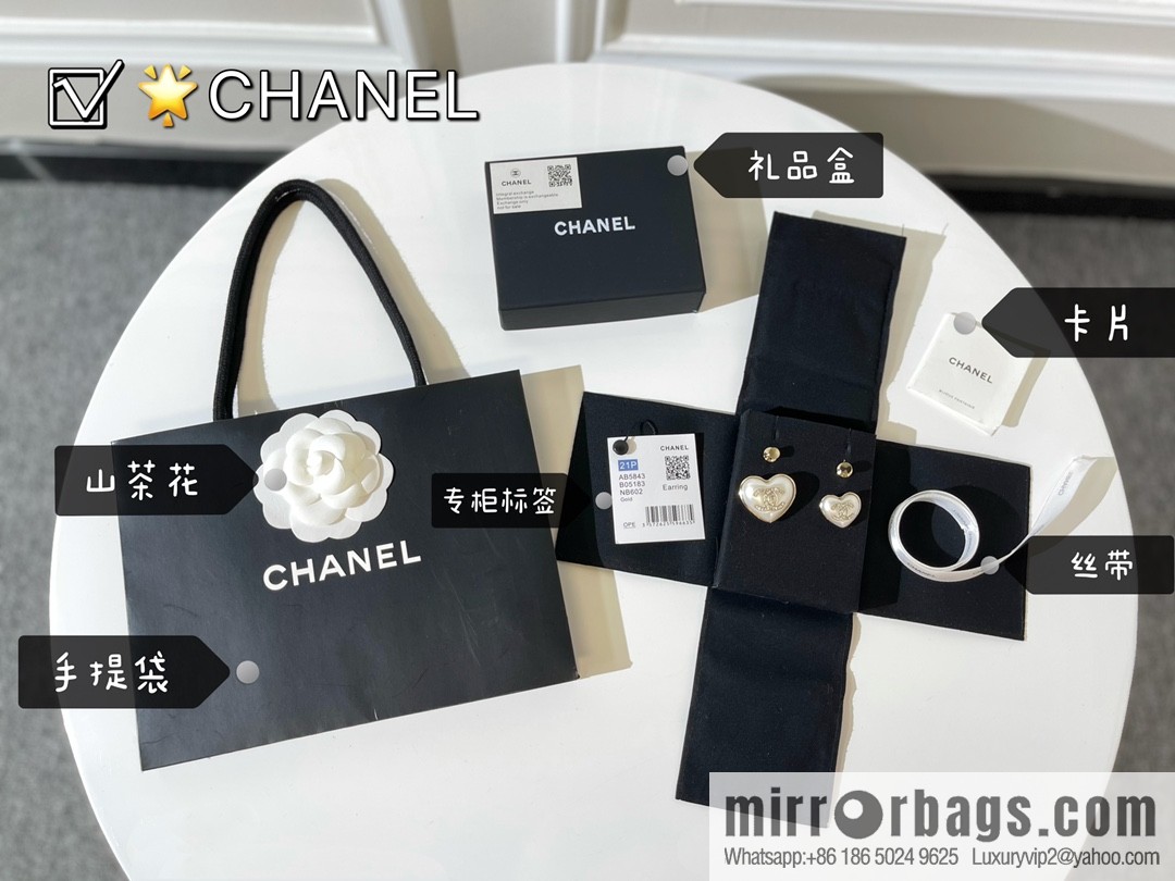 2021 new Chanel double c double peach heart brooch