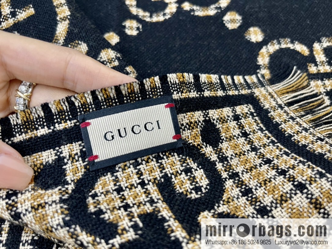 GUCCI Gucci Classic GG pattern 100% wool long towel
