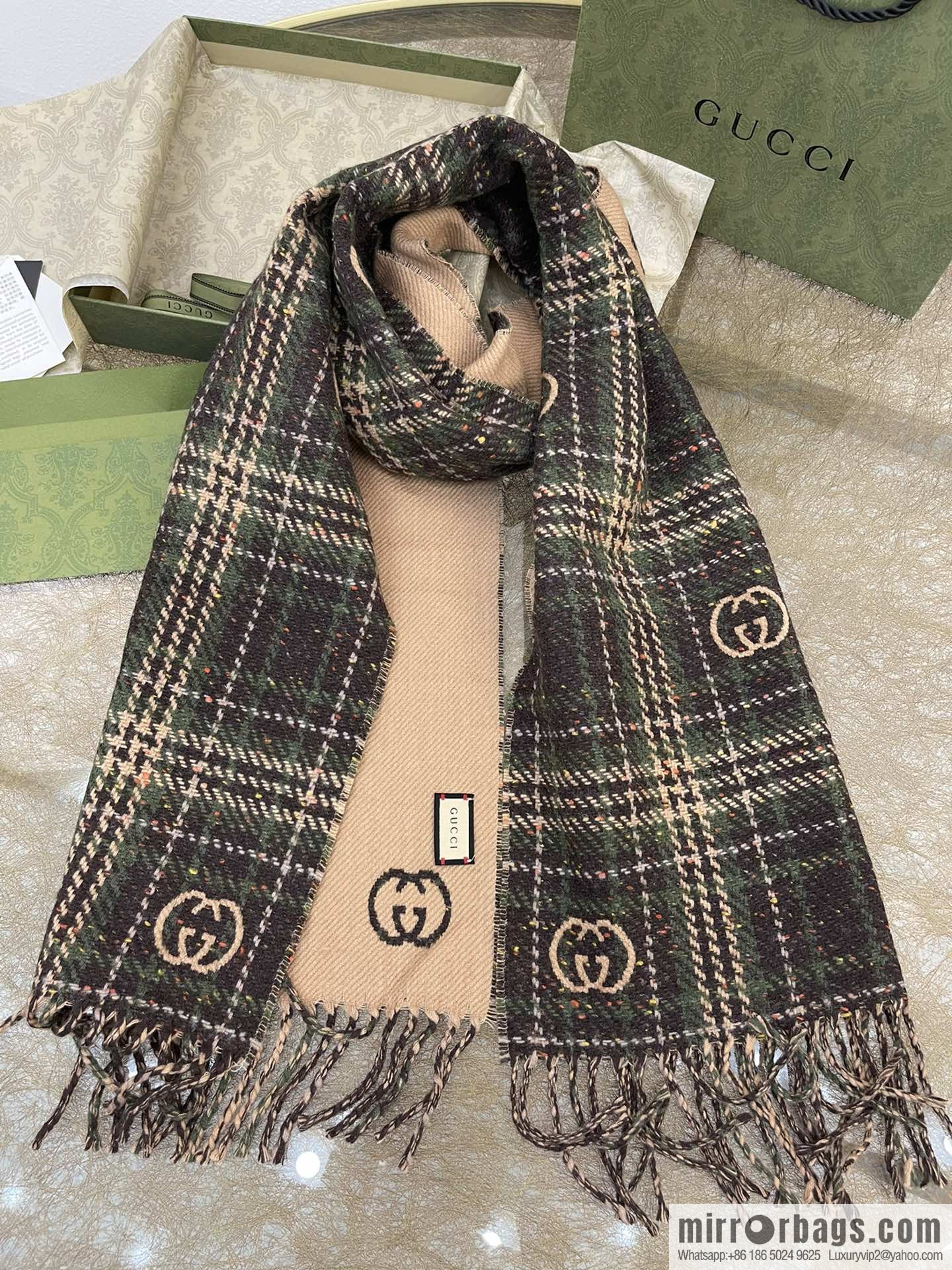 GUCCI Gucci GG logo latest double-sided scarf 643208