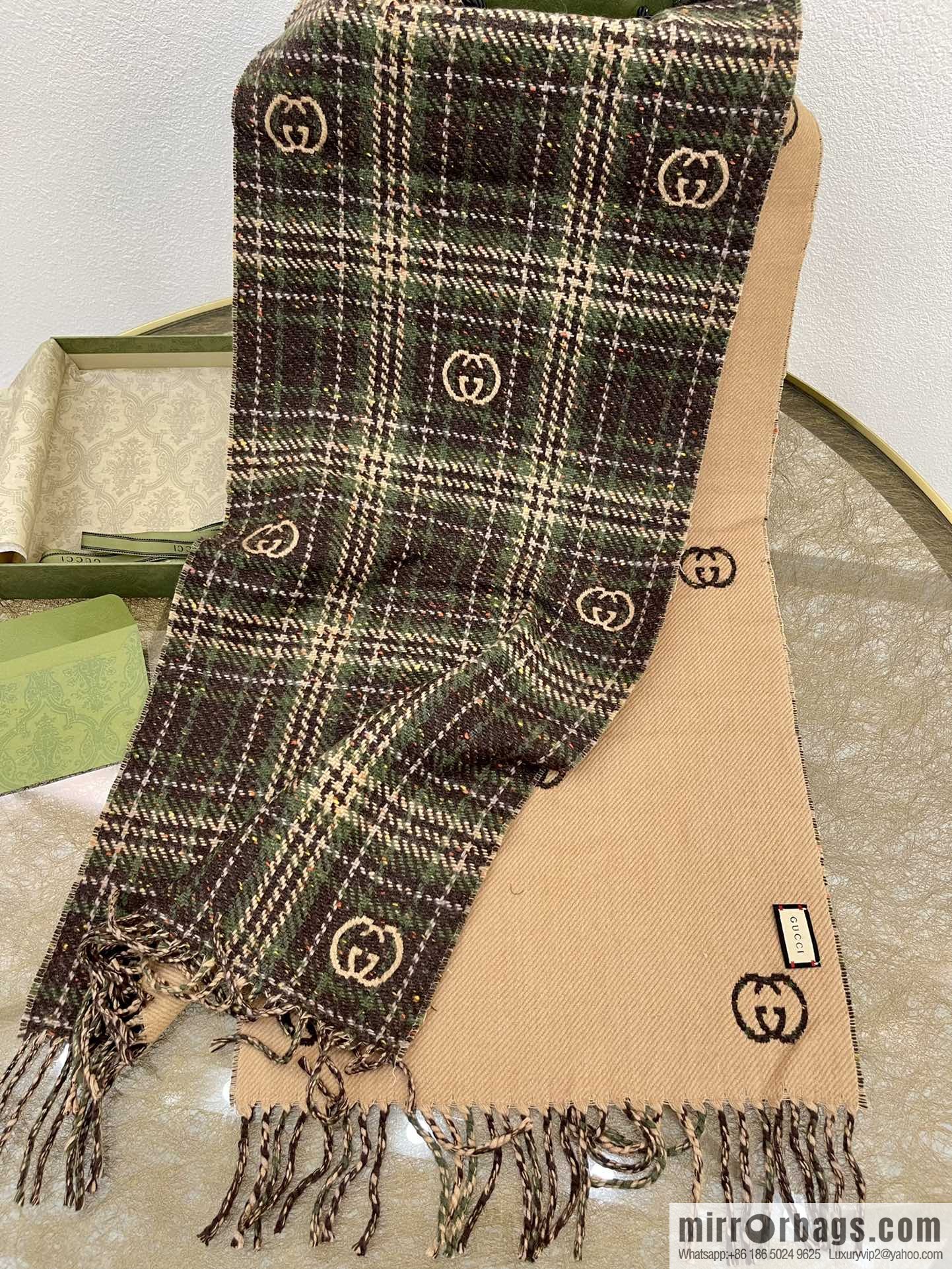 GUCCI Gucci GG logo latest double-sided scarf 643208
