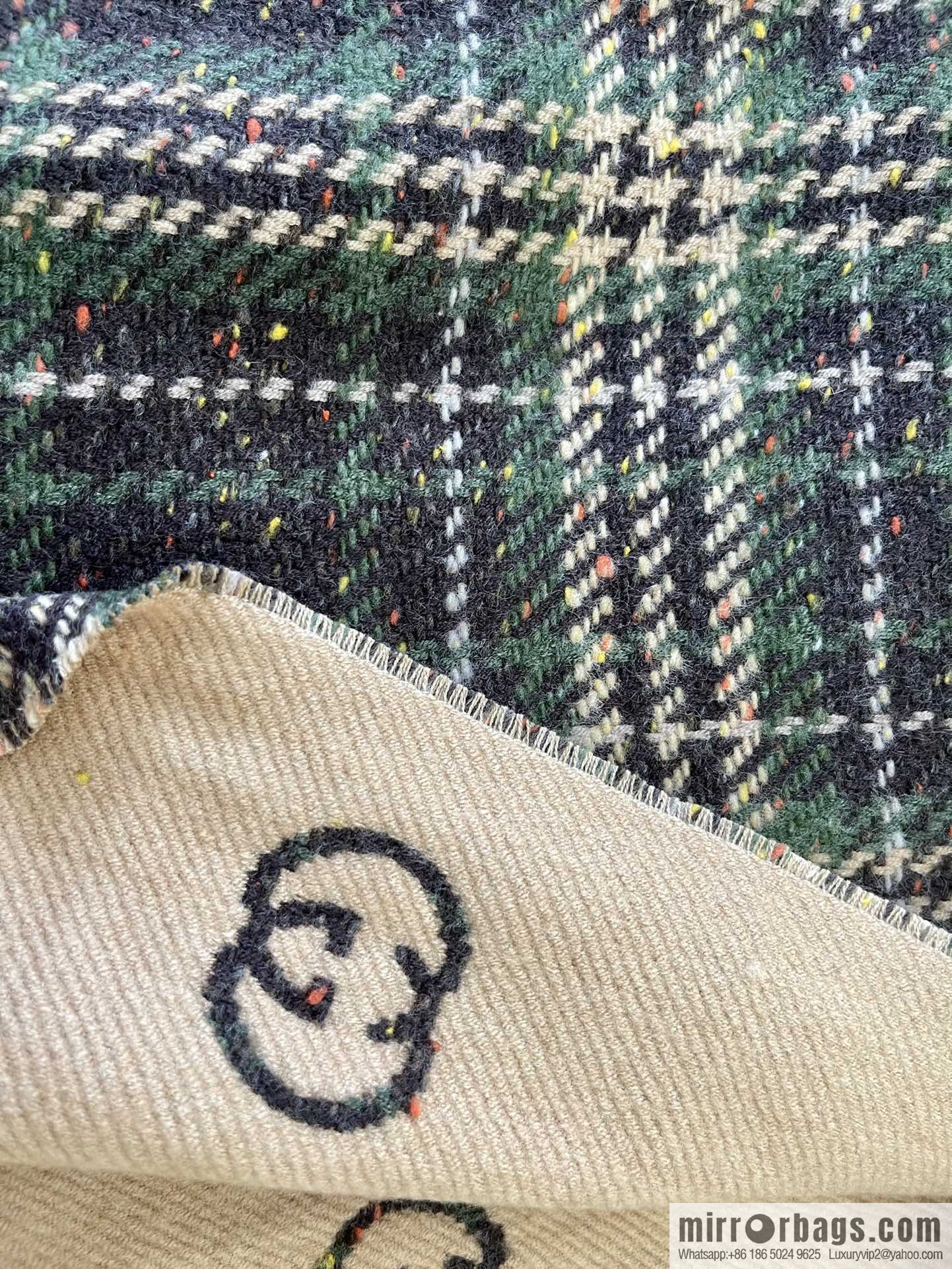 GUCCI Gucci GG logo latest double-sided scarf 643208
