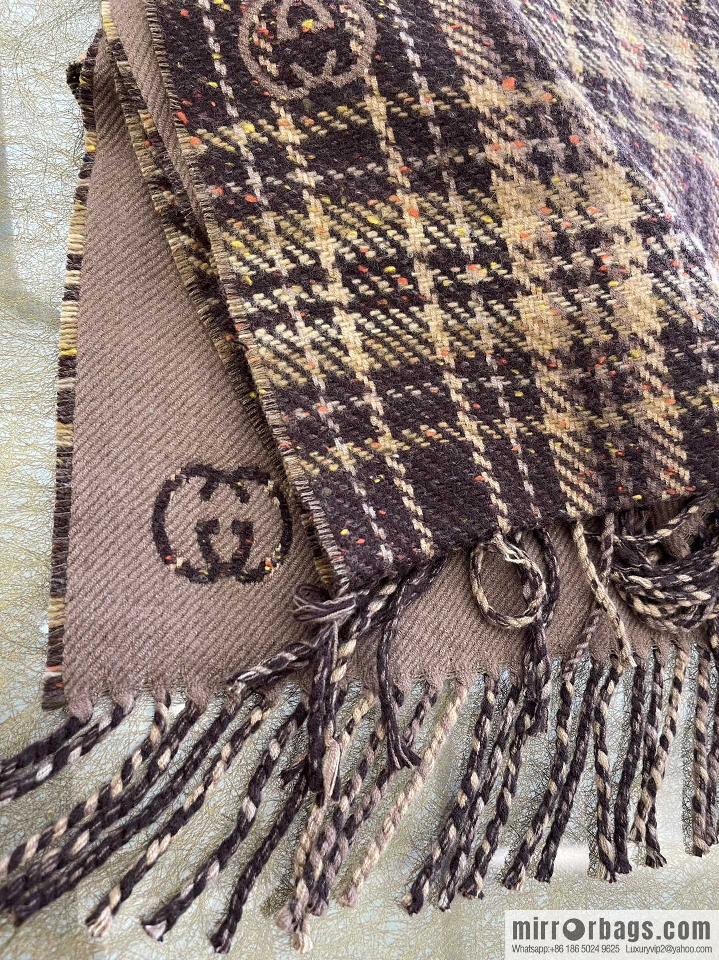 GUCCI Gucci GG logo latest double-sided scarf 643208