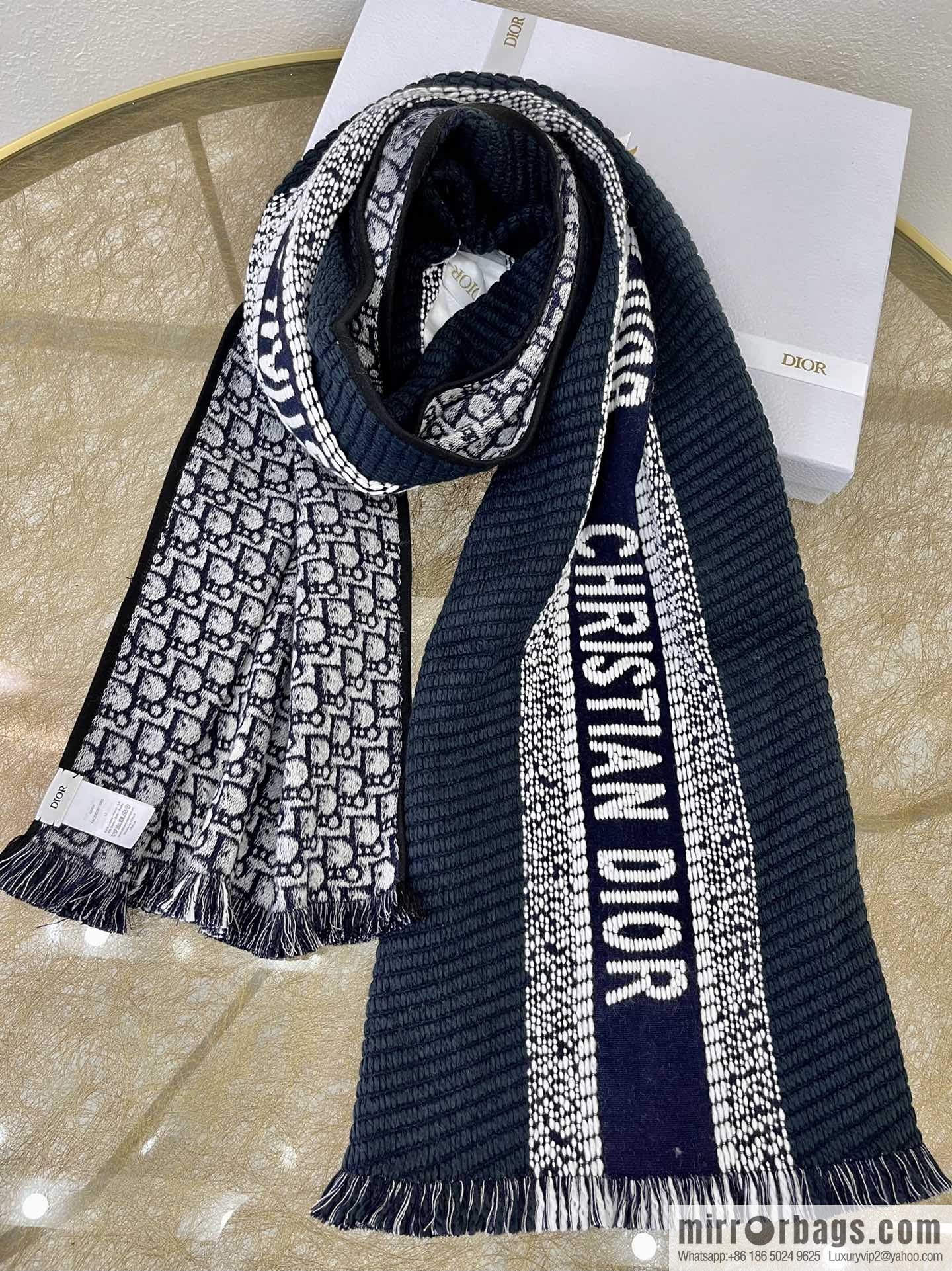 Dior 21 autumn and winter new college style double-sided scarf 14CDO301I985_C540