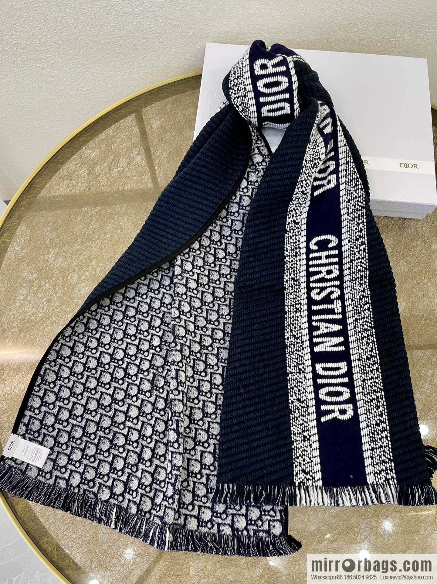 Dior 21 autumn and winter new college style double-sided scarf 14CDO301I985_C540
