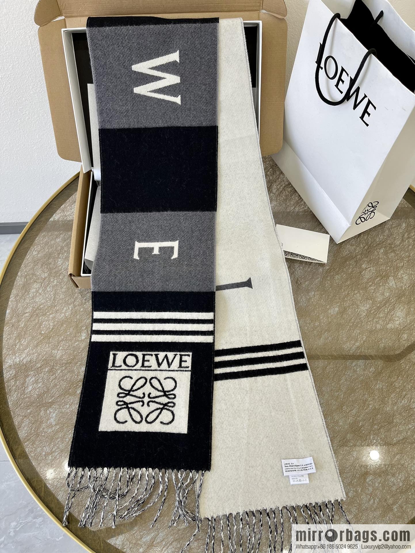 LOEWE Luo Yiwei men's and women's same college style scarf