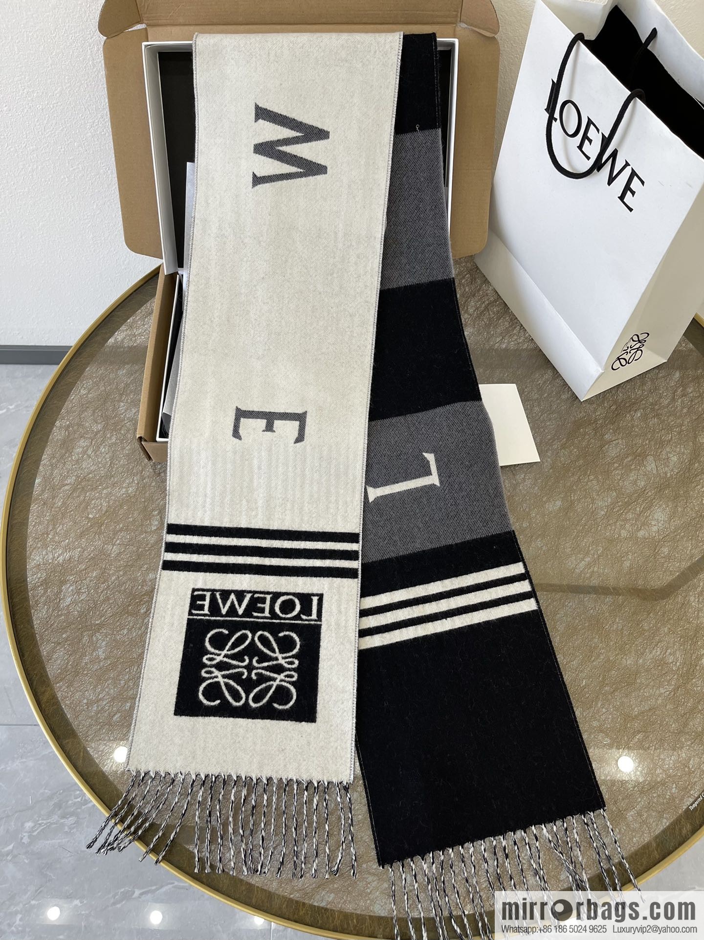 LOEWE Luo Yiwei men's and women's same college style scarf