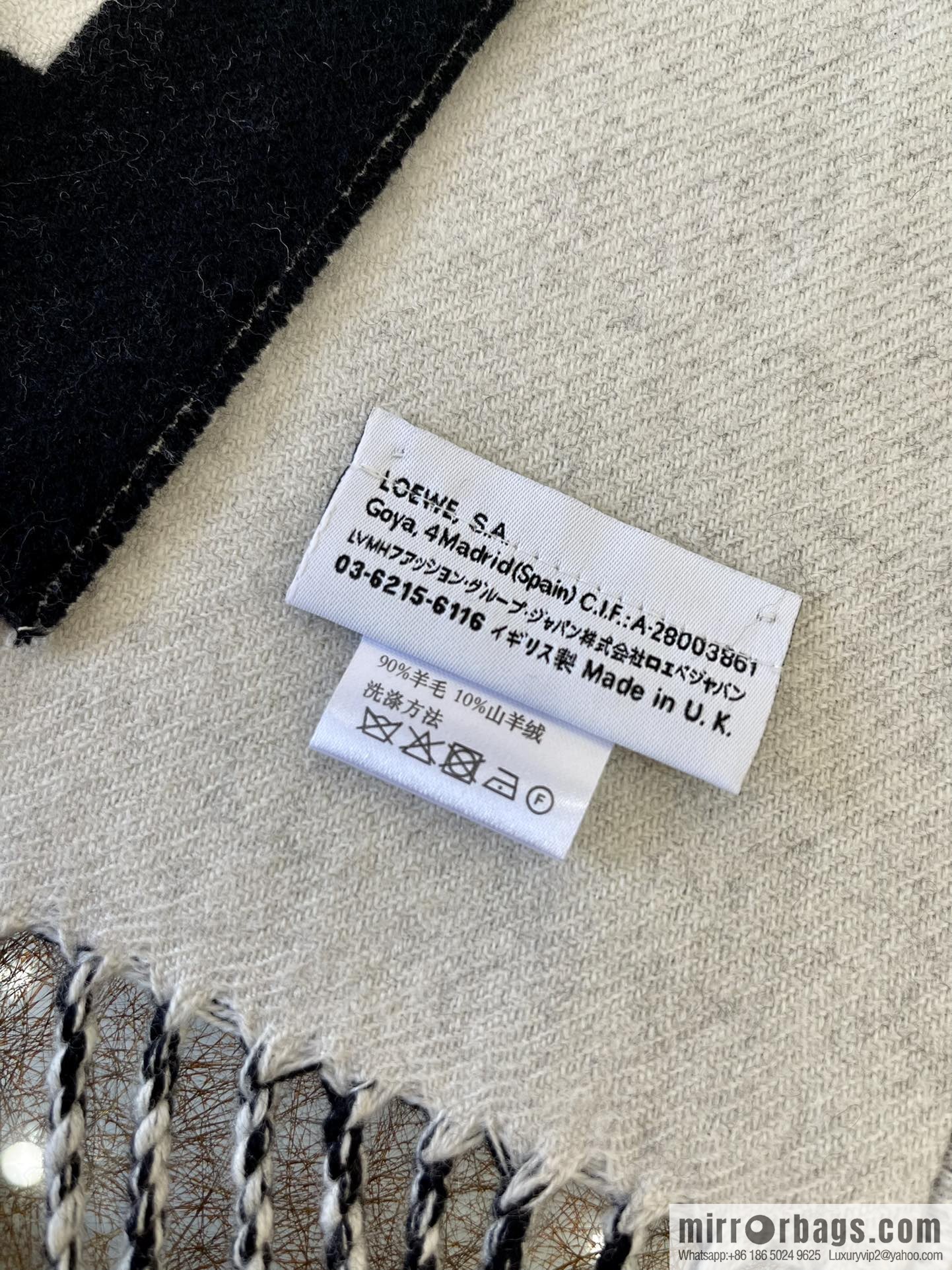 LOEWE Luo Yiwei men's and women's same college style scarf