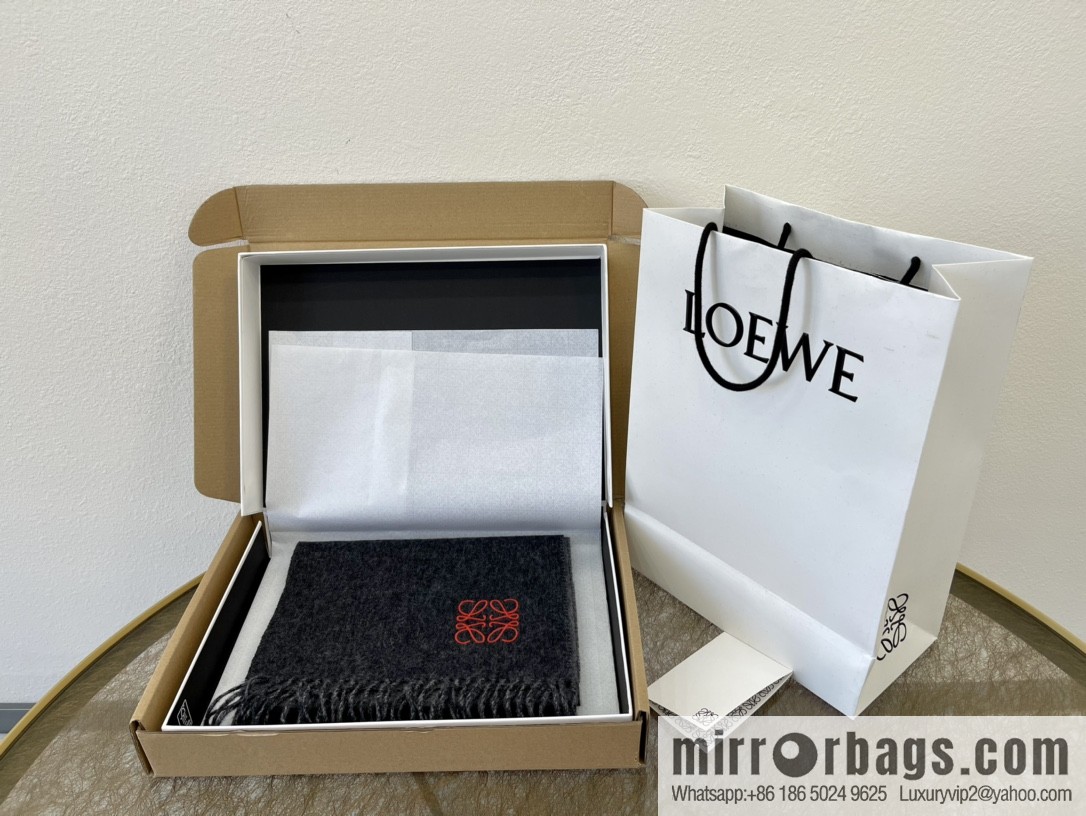 LOEWE Luo Yiwei cashmere men's and women's same scarf