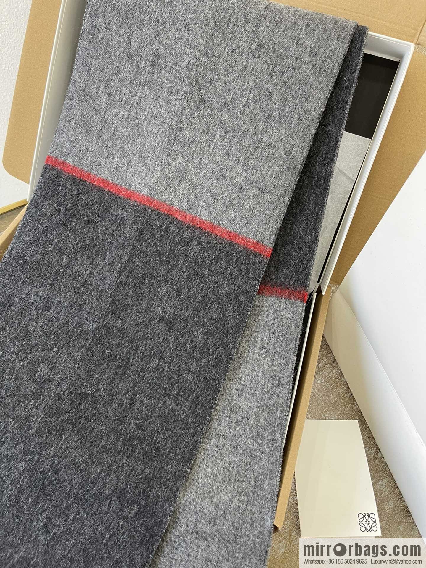 LOEWE Luo Yiwei cashmere men's and women's same scarf