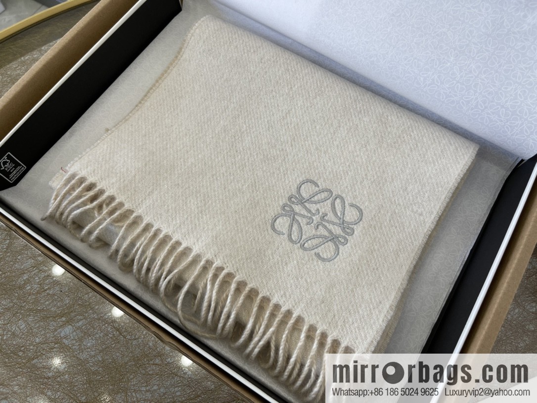 LOEWE Luo Yiwei cashmere men's and women's same scarf