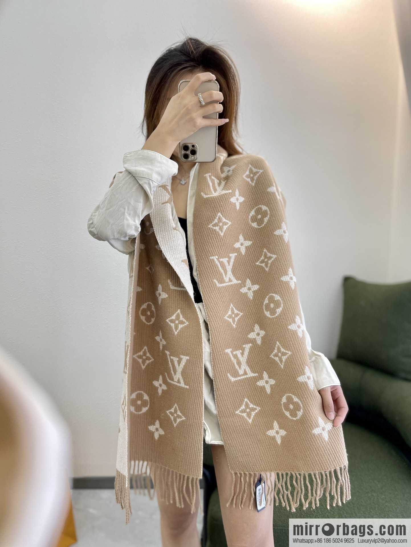 LV Louis Vuitton Wool Alpaca Hair Blended Daily Scarf M76701