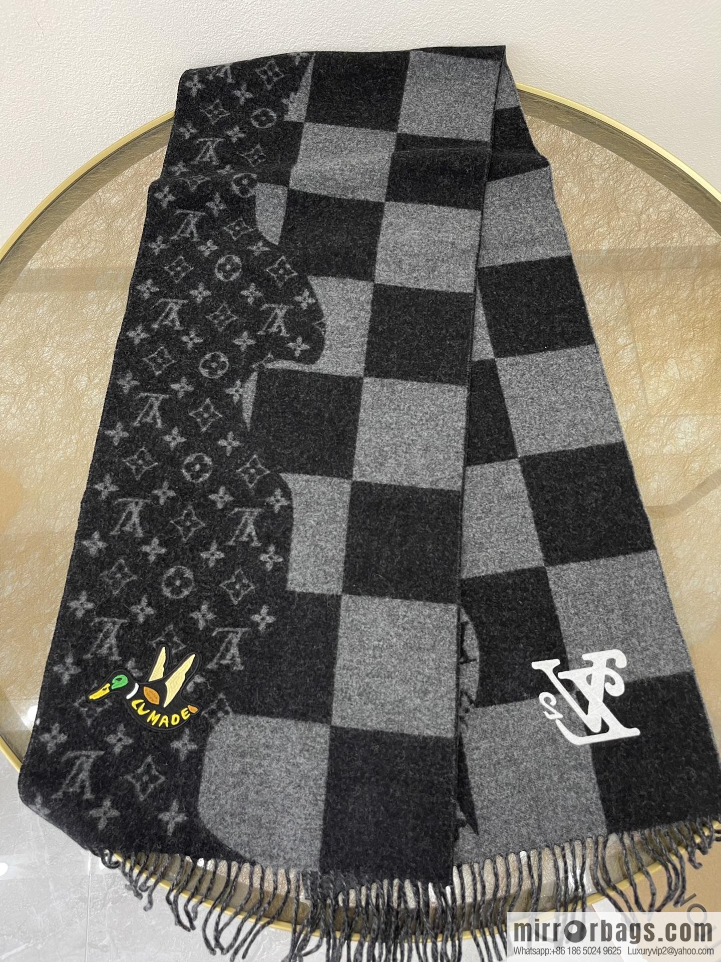 LV Louis Vuitton NIGO joint duck embroidered scarf MP2701