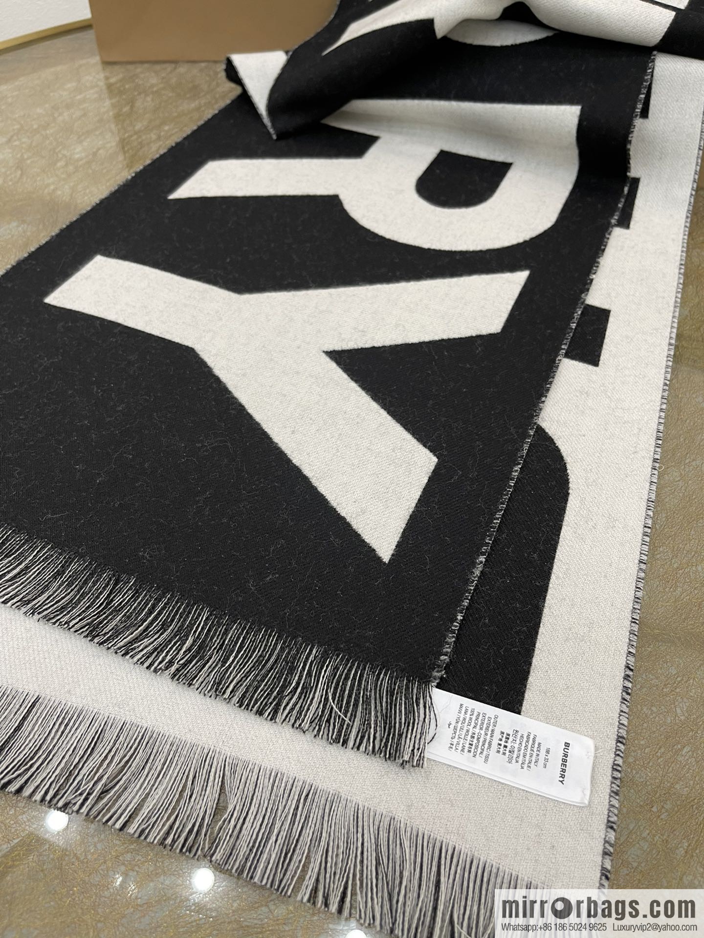 Burberry Burberry Men's and Women's Same Large Letter Wool Scarf
