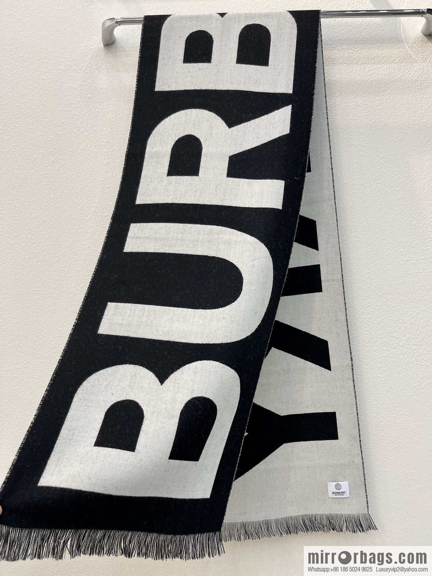 Burberry Burberry Men's and Women's Same Large Letter Wool Scarf