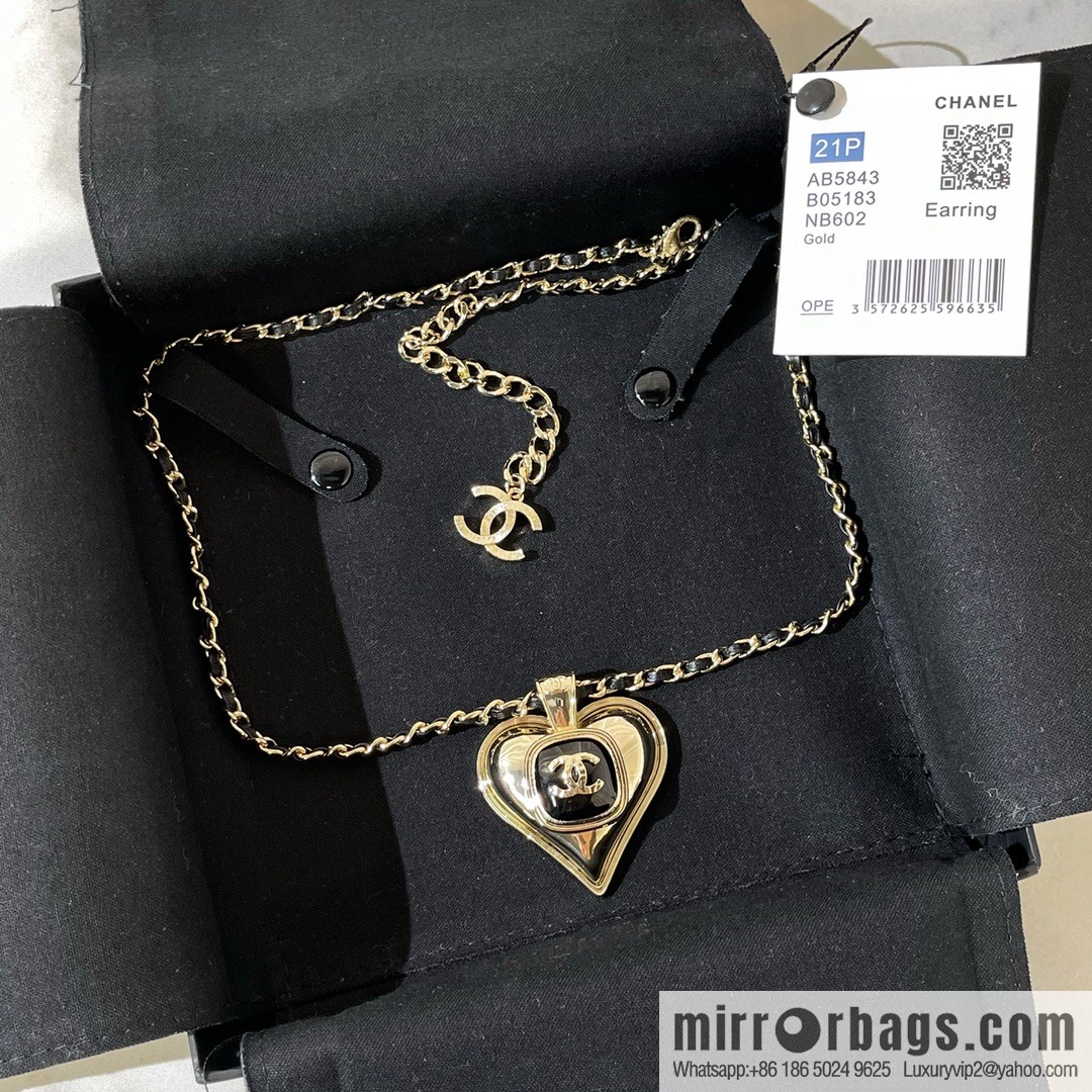 2021 new Chanel double c peach heart black leather rope necklace